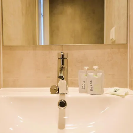 Botel Houseboat Trinidad *