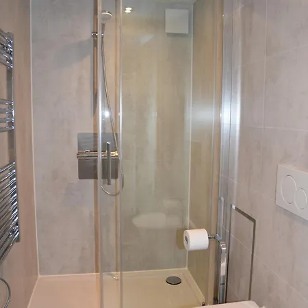 Houseboat Trinidad Botel